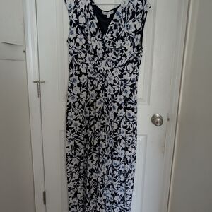Chic Navy and White Floral Maxi Dress